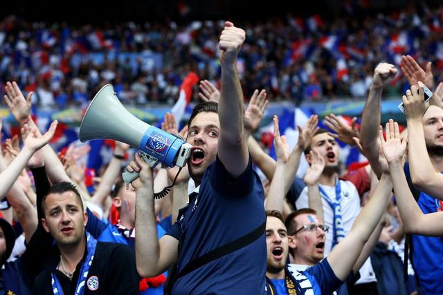 欧国杯场面火爆，球迷热血高涨，期待哪个队伍胜出？的简单介绍