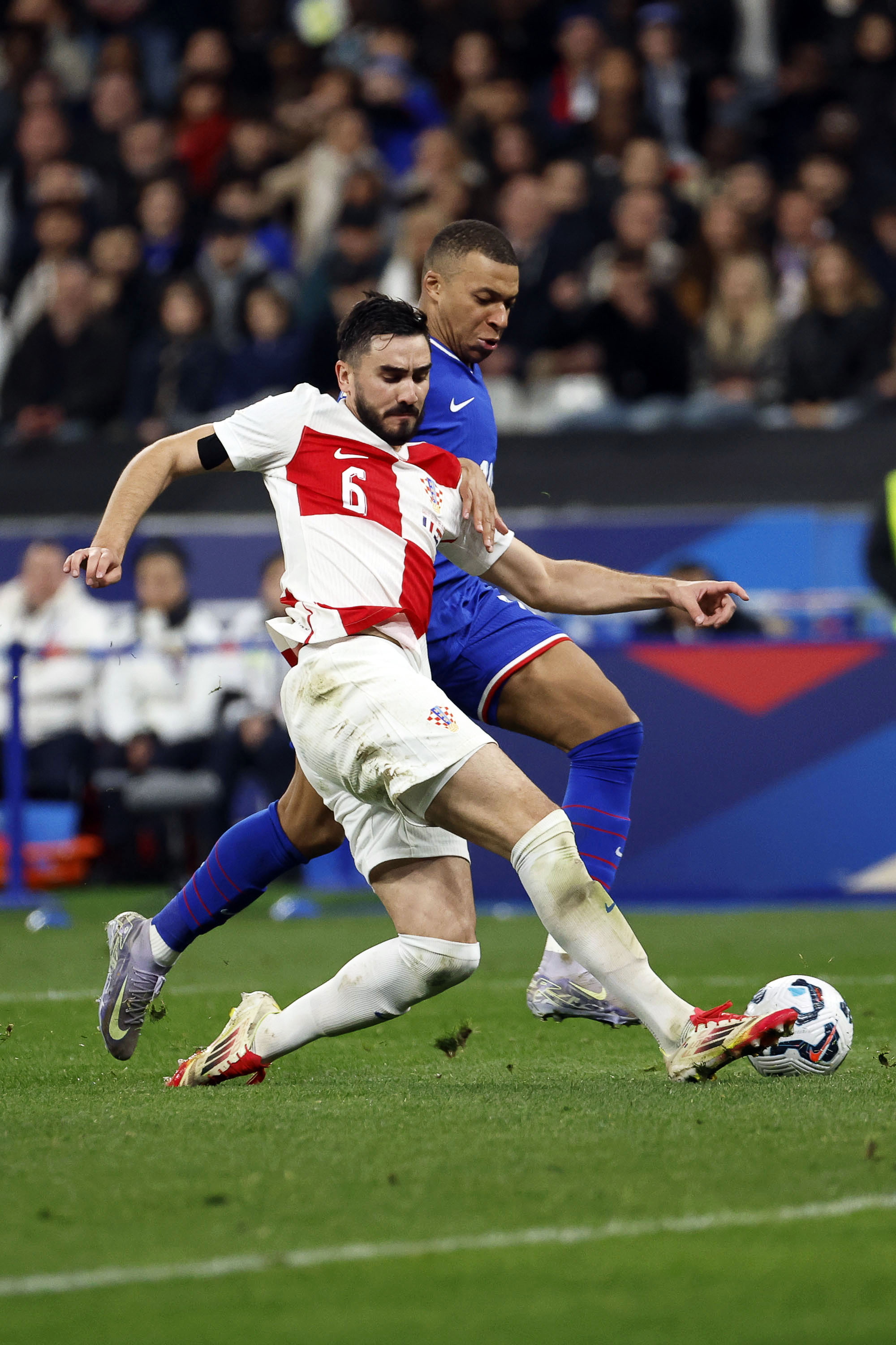 欧国联比赛:决定命运的一战的简单介绍 欧国联比赛:决定命运的一战的简单介绍