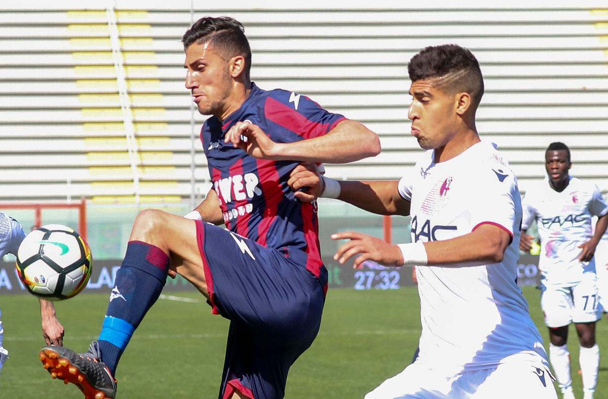 九游活动-阿贾克斯击败对手，成功晋级下一阶段